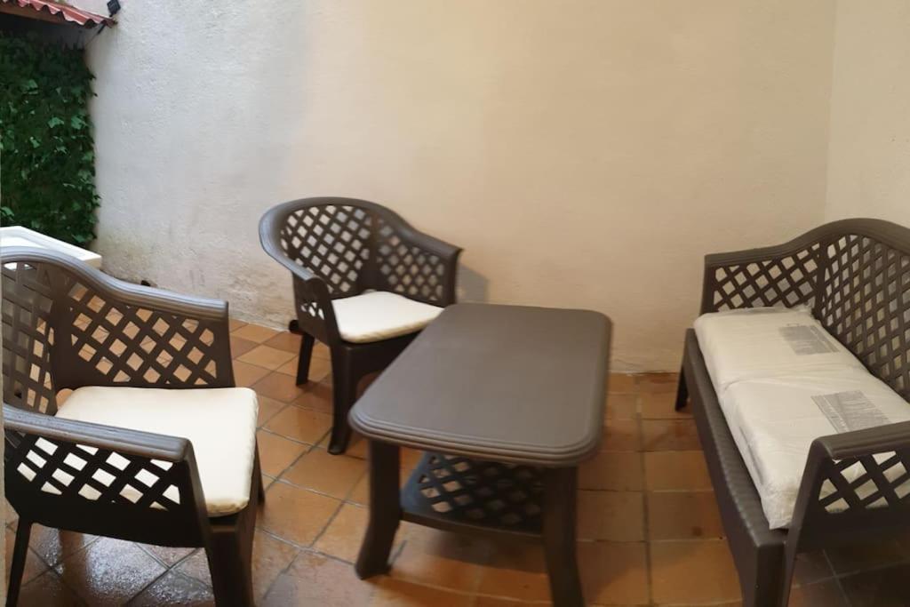 Casa Ramona Apartamento De Pueblo Con Patio En El Centro De Sant Joan Sant Joan de les Abadesses Bagian luar foto